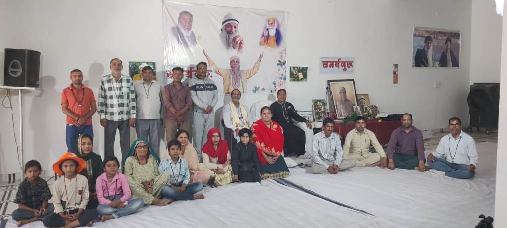 Acharya Gagan conducted an indepth meditation session on Soham